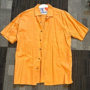 Men’s short sleeve button up shirt